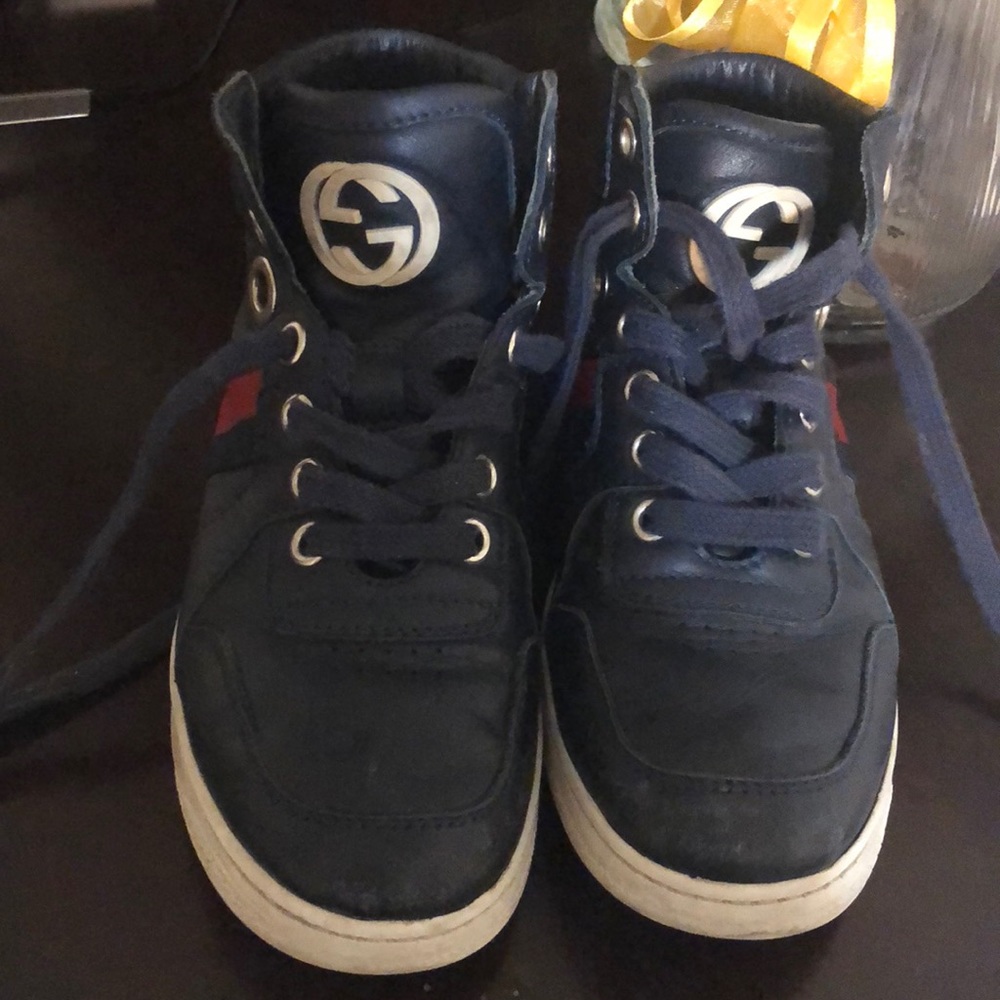 Gently used authentic Gucci sneakers SOLD ❌❌❌